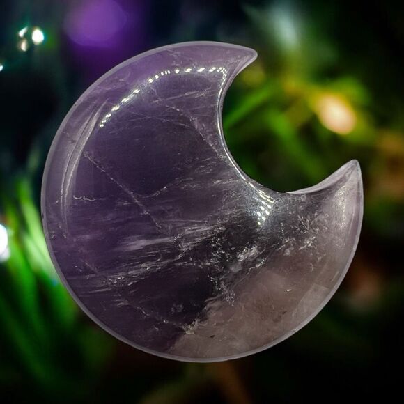 Amethyst Crystal Crescent Moon Carving‎ Meditation Stone (11) - Picture 1 of 10